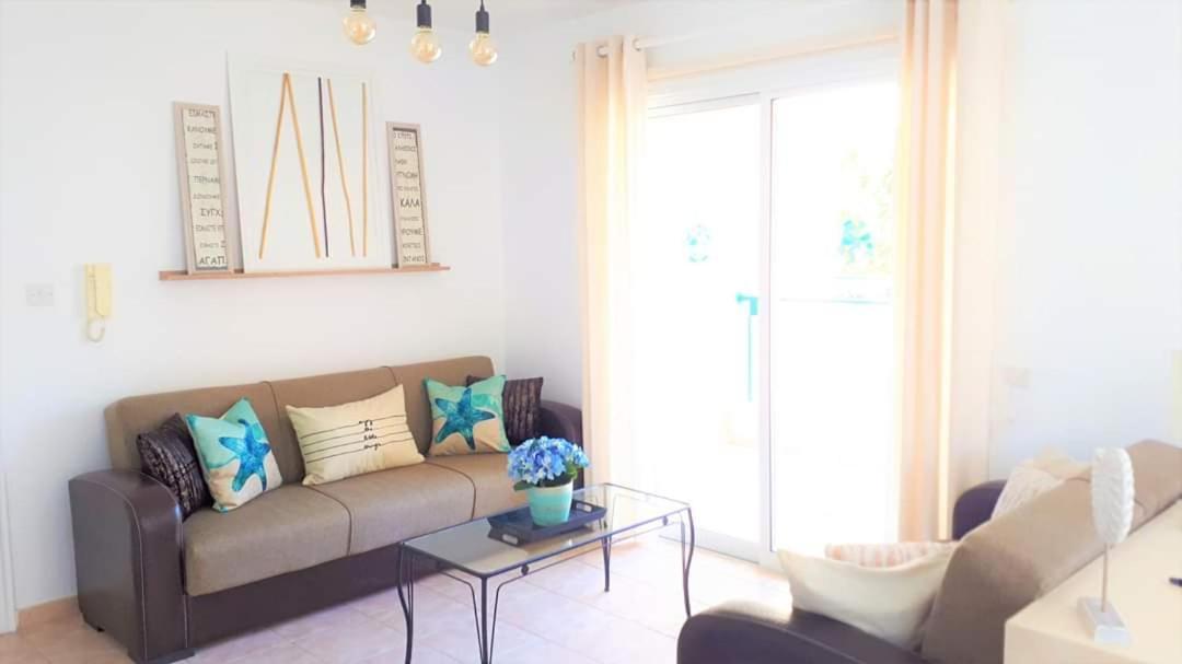 Pafia Modern Apartment Пафос Екстериор снимка